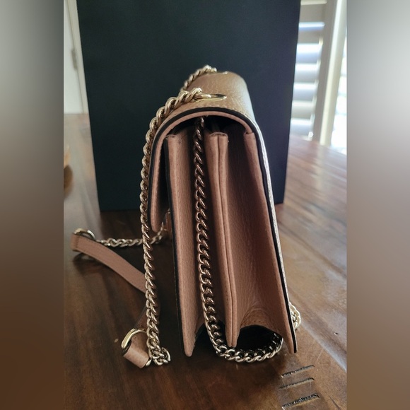 Gucci Interlocking Crossbody Chain Bag - Picture 2 of 12